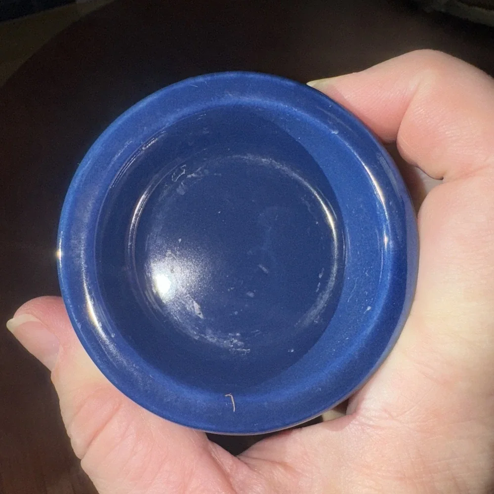 Vintage Japanese vase Royal blue  w/red‎ & purple hand painted flowers OLA001